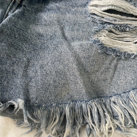 High-Waisted Distressed Denim Shorts - Picture 5 of 5